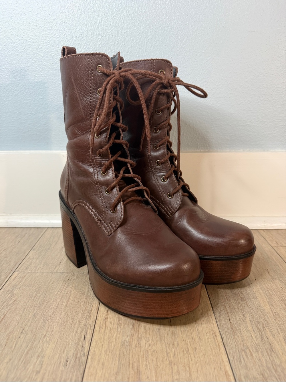 Zigi Soho Platform Lace-Up Boot Brown Leather 9 US/39 EU Chunky Stacked Heel